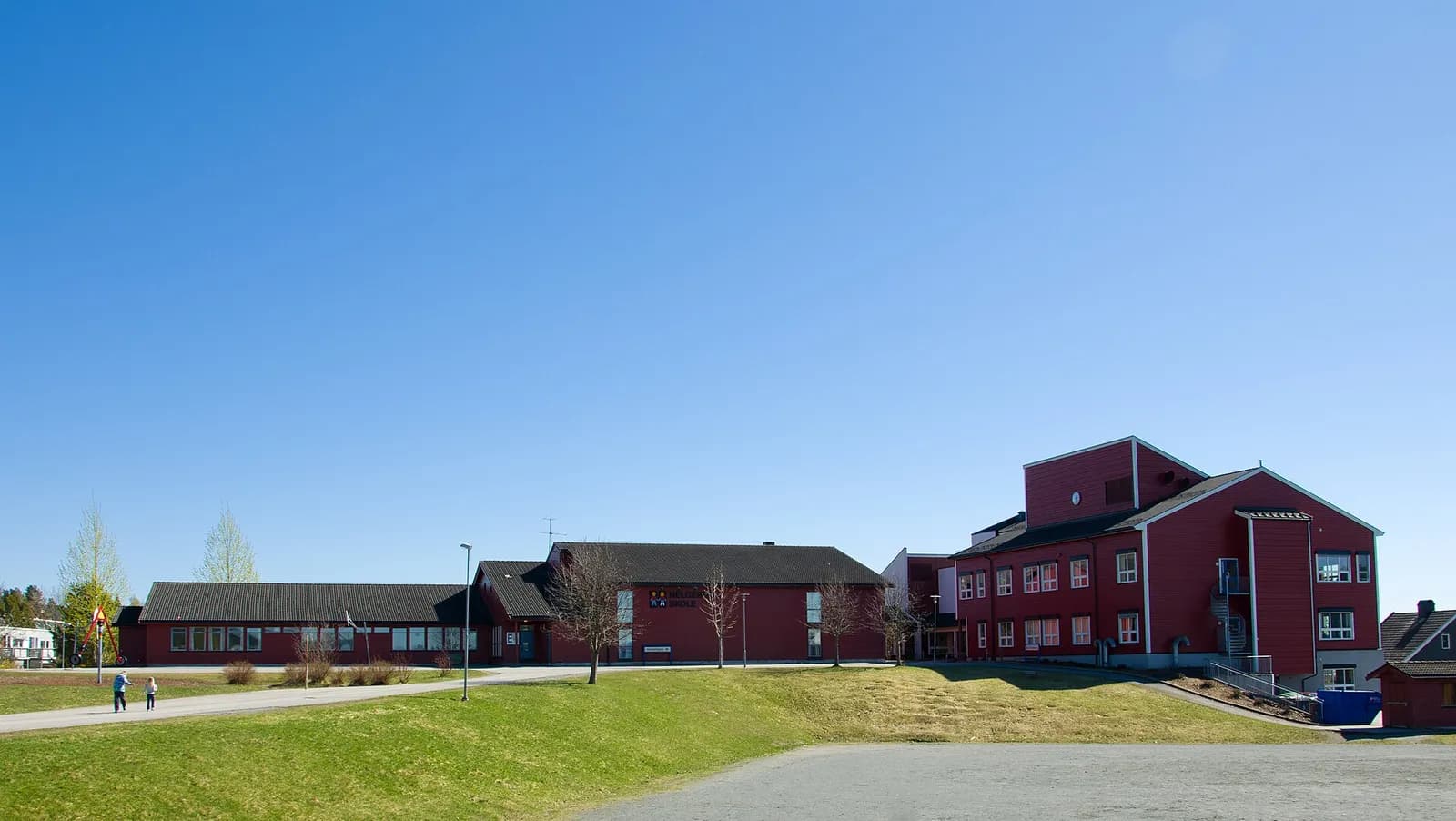 Foto av Helgerud skole