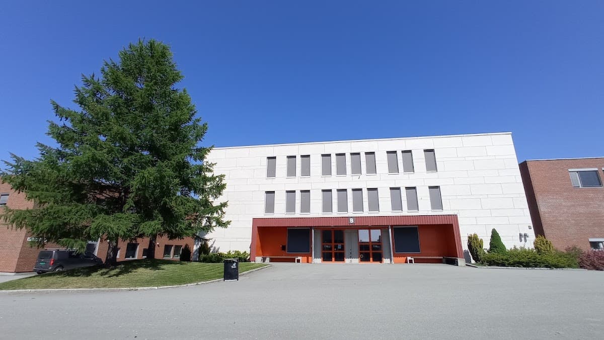 Foto av Ole Vig videregående skole