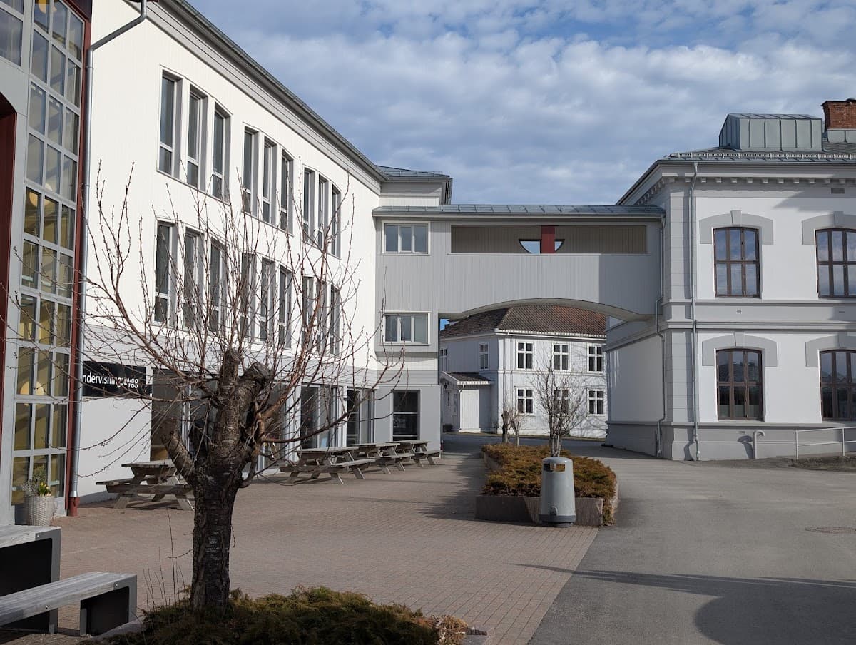 Foto av Øvrebyen videregående skole