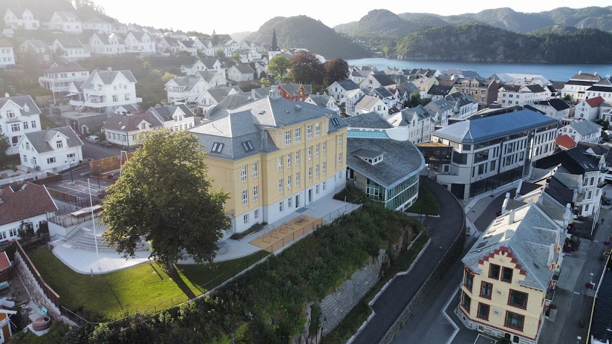 Foto av Eilert Sundt videregående skole Studiested Farsund