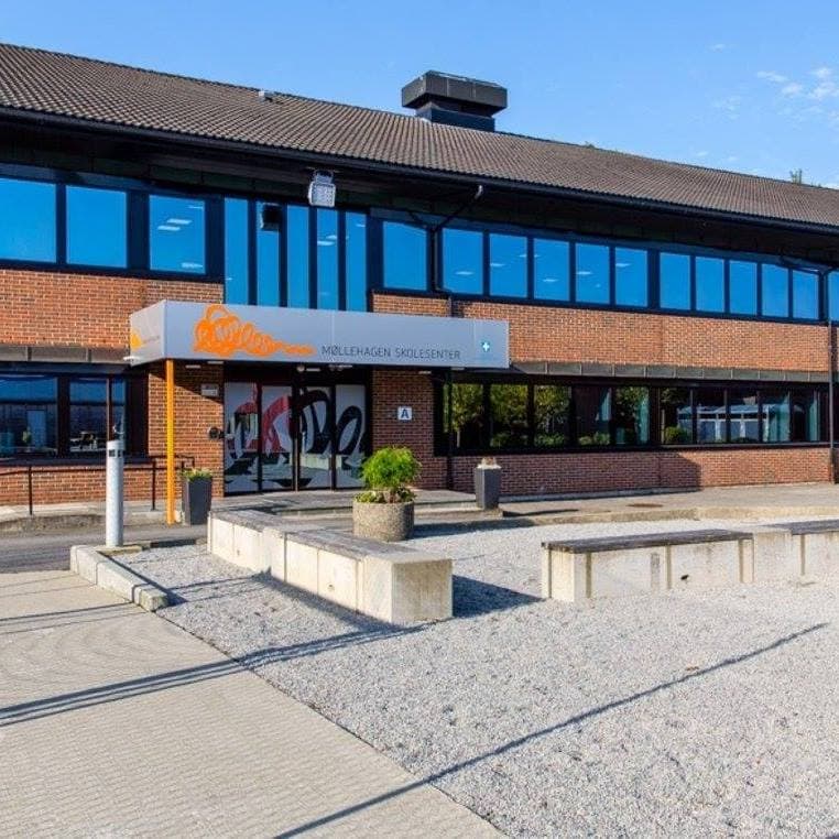 Foto av Møllehagen skolesenter grunnskole og videregående skole