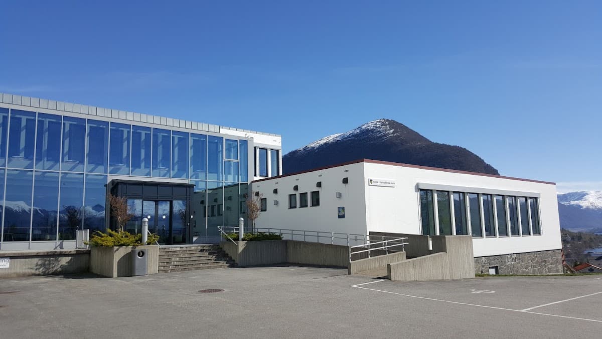 Foto av Volda vidaregåande skule