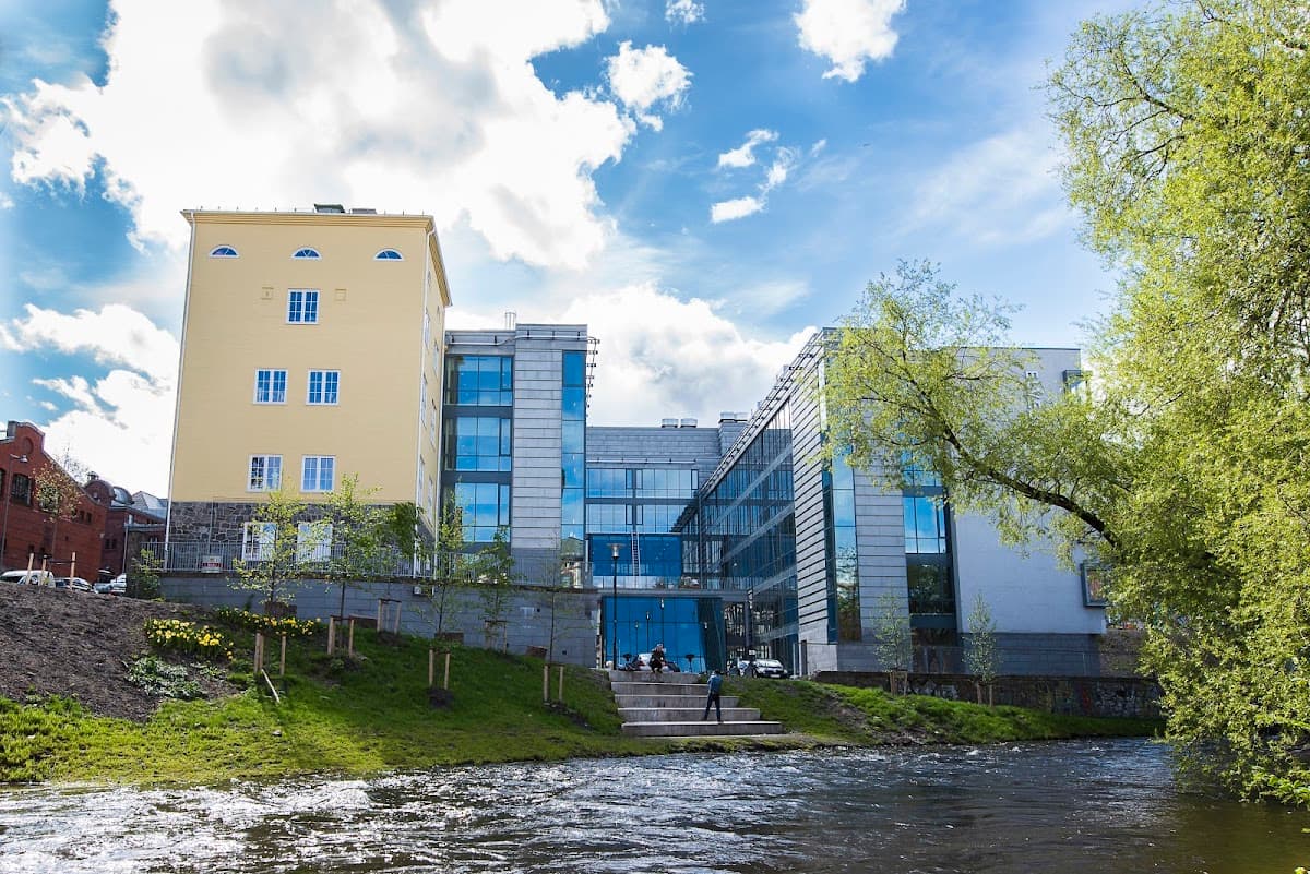 Foto av Elvebakken videregående skole