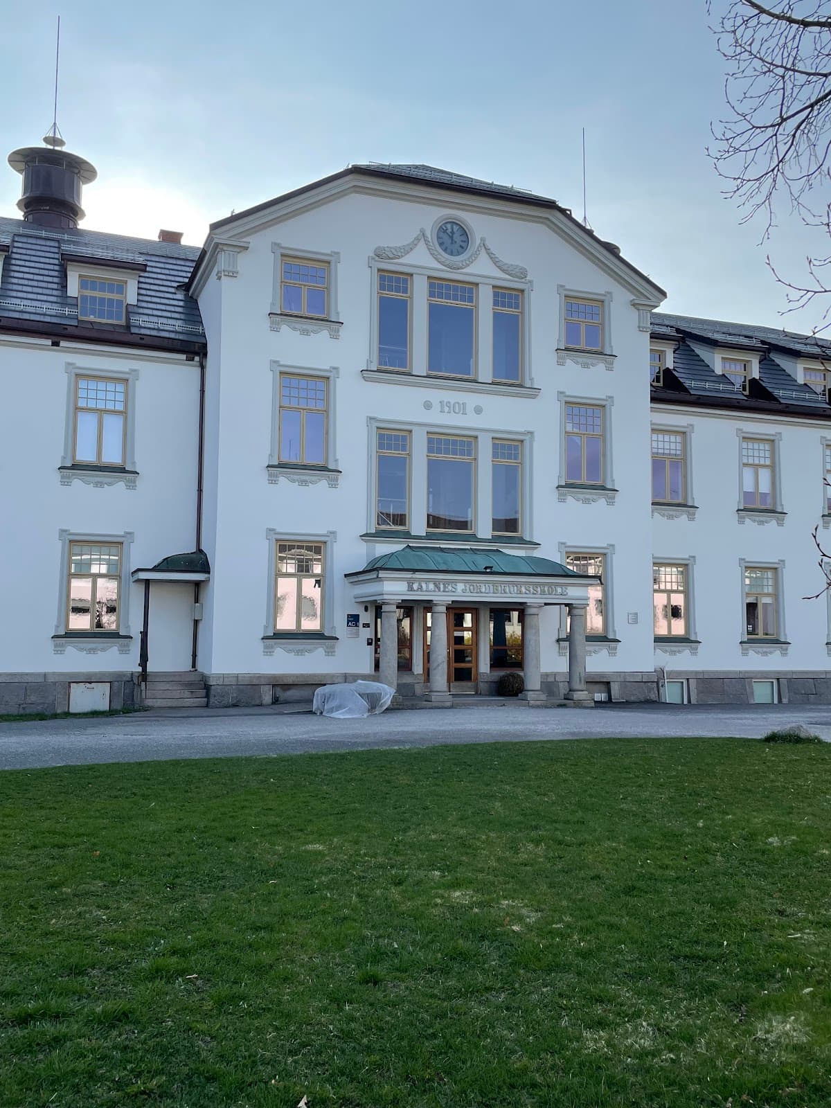 Foto av Kalnes videregående skole