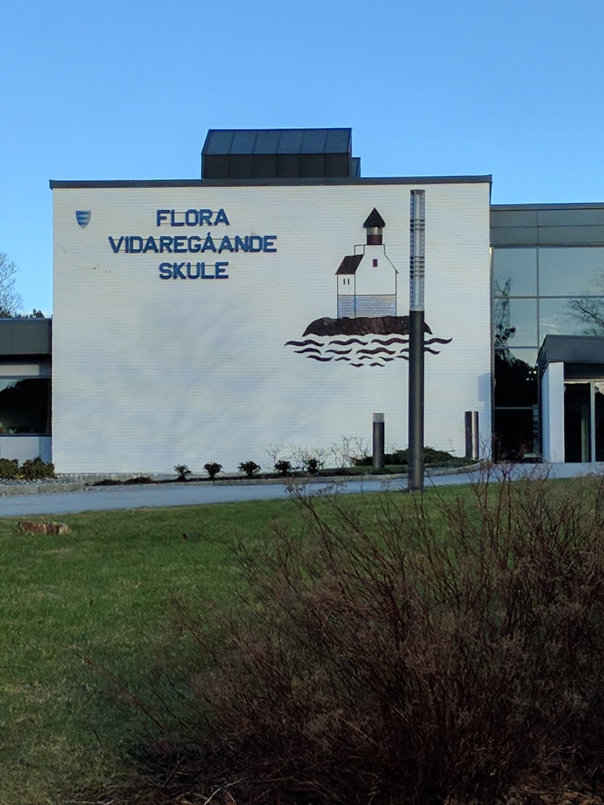 Foto av Flora vidaregåande skule